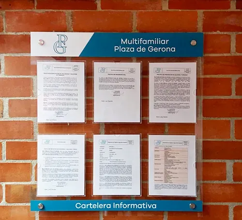 Carteleras y Señalética